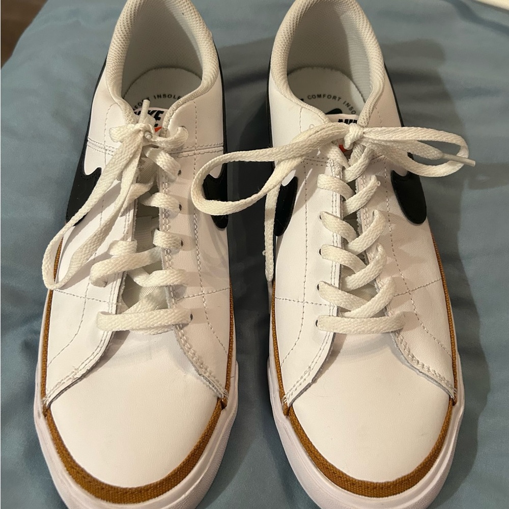Nike Men's White Sneakers with Black and Brown Accents